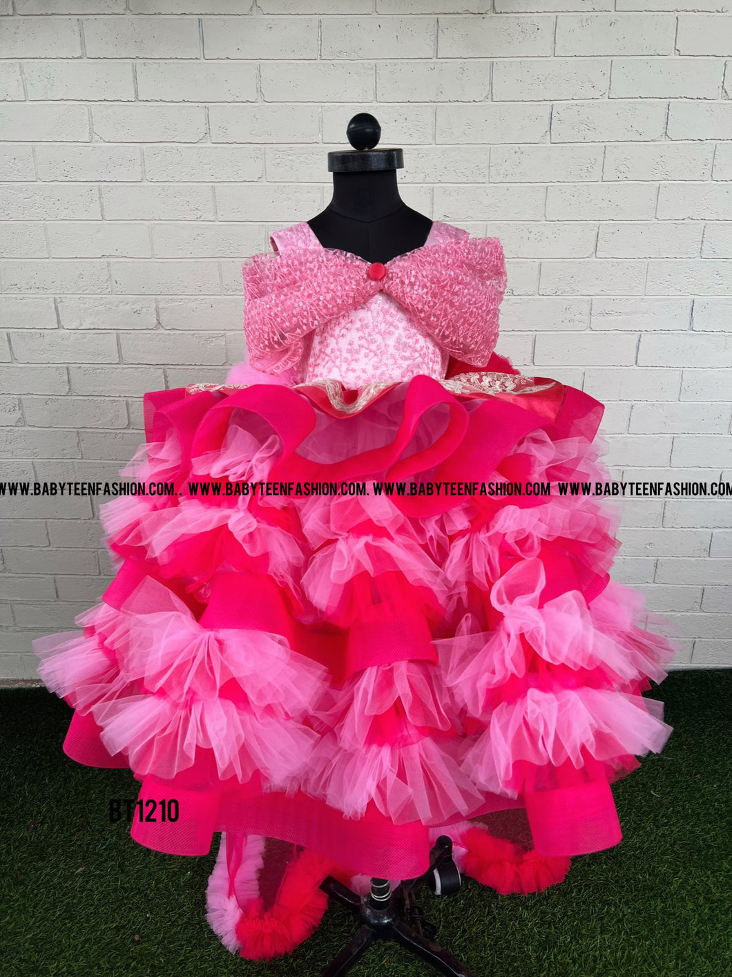 BT1210 Candy Floss Charm – Baby’s Pink Layered Gown