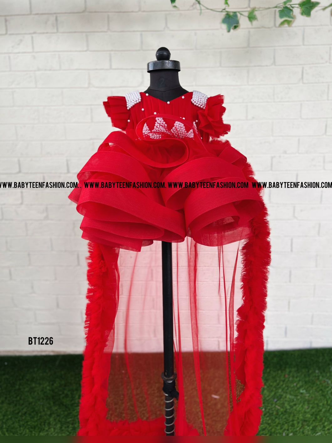 BT1226  Bouncy Frock with Detachable Long Back Trail