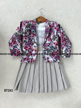 Load image into Gallery viewer, BT1243 Partywear Blazer Skirt and Inner for Girls
