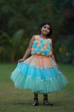 Load image into Gallery viewer, BT315 Frock
